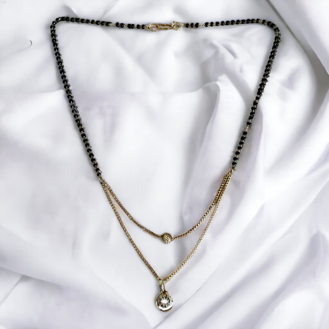 One side clearance chain mangalsutra