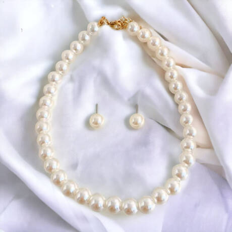 Pearl Necklace