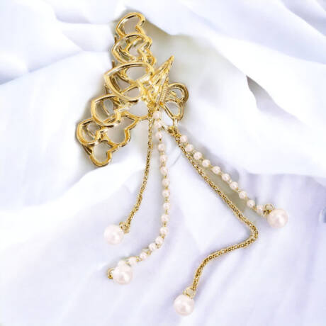 pearl tassel hair clutcher